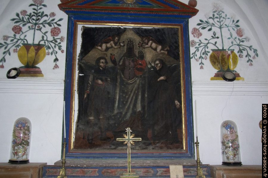 Retable avec la vierge noire à l'enfant de la Chapelle Saint Jacques à Pracompuet. Photo © André M. Winter