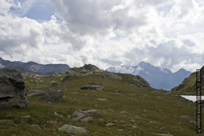 Le Rocher Rond vu du Lac du Petit. Photo © Alex Medwedeff