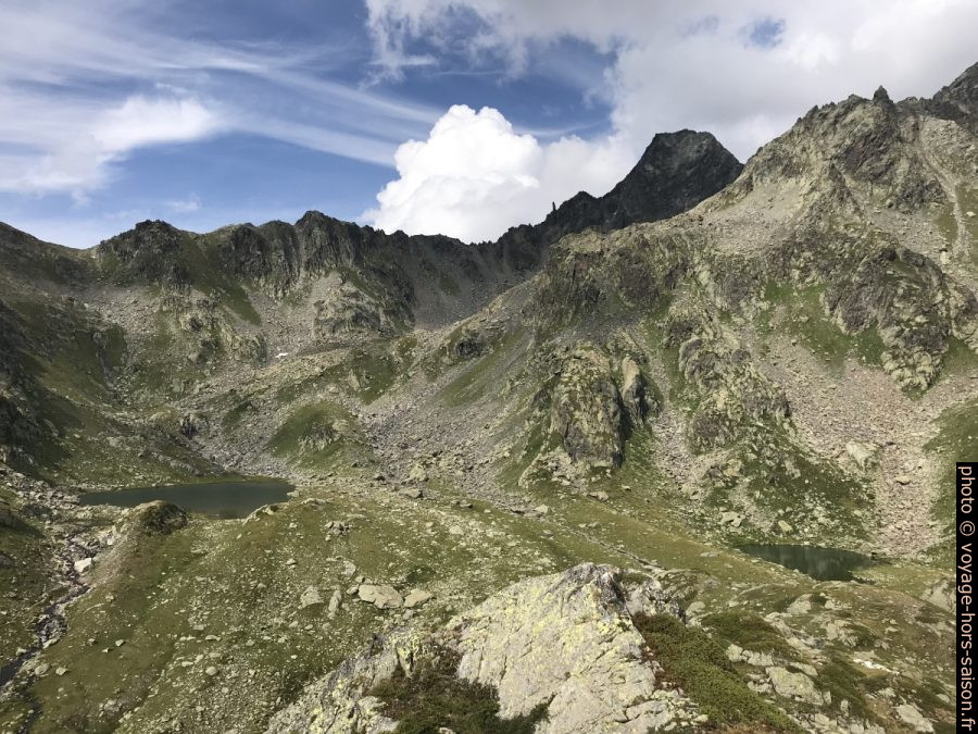 Les deux Lacs du Petit l'Arête du Tachuy. Photo © Alex Medwedeff