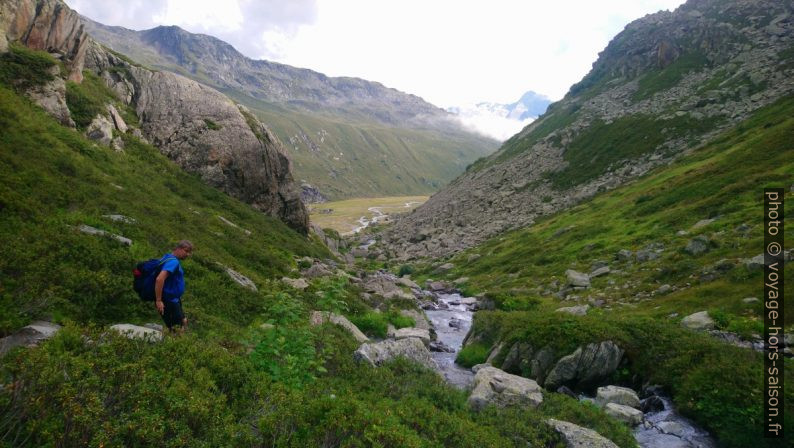 Bernd descend le long du Ruisseau du Petit. Photo © André M. Winter