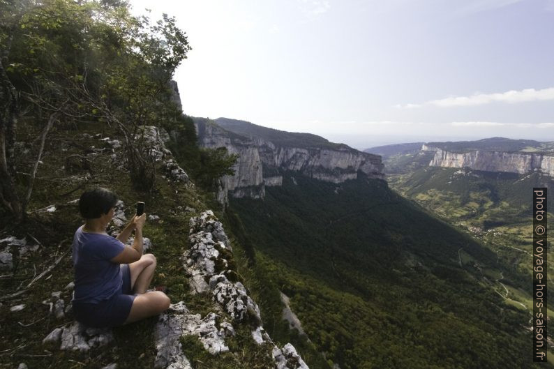 Alex au bord des Rochers du Bournillon. Photo © André M. Winter