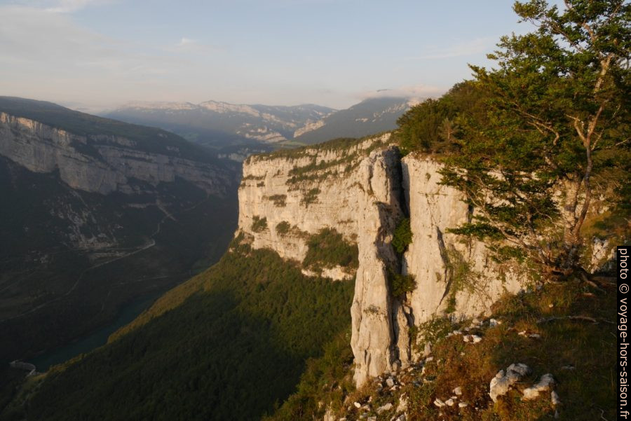 Rochers du Bournillon et les Gorges de la Bourne. Photo © André M. Winter