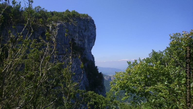 Vue au-dessus du Scialet du Curé. Photo © André M. Winter