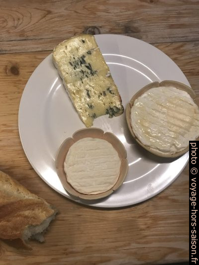 Fromages St. Marcelin, St. Marcelin et Bleu du Vercors. Photo © Alex Medwedeff
