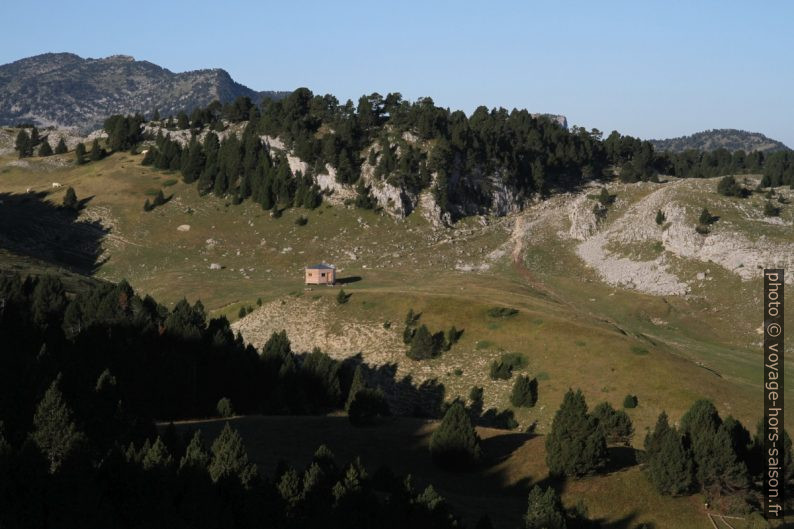 Plateau avec le Refuge des Chaumailloux. Photo © Alex Medwedeff