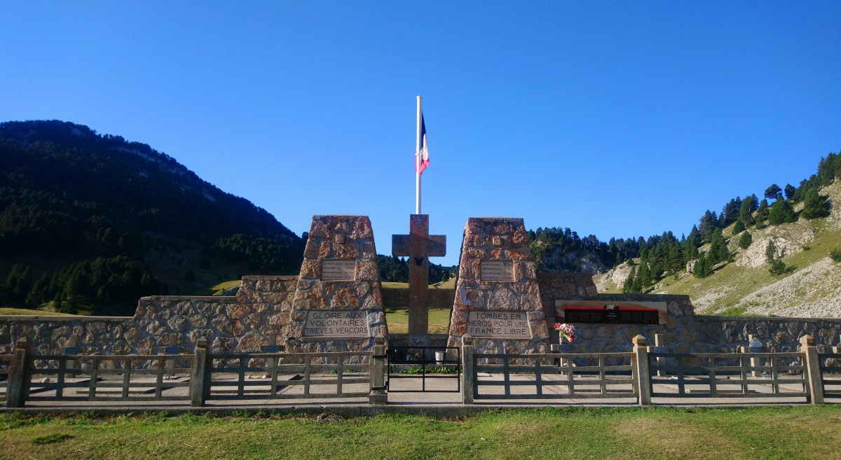Monument de la Résistance au Pas de l'Aiguille. Photo © André M. Winter
