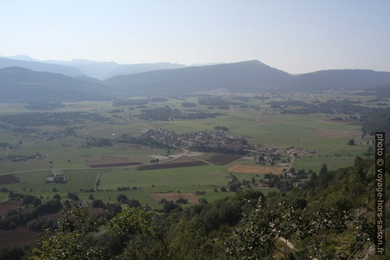 Vue sur Vassieux-en-Vercors. Photo © Alex Medwedeff