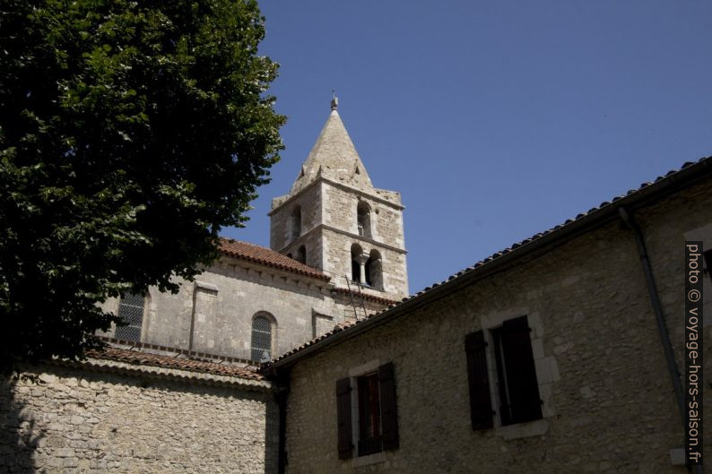 Clocher de l'église abbatiale de Léoncel. Photo © André M. Winter