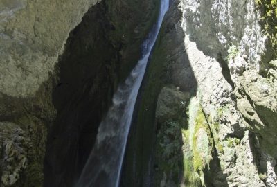 La Chute de la Druise dans ses gorges. Photo © André M. Winter