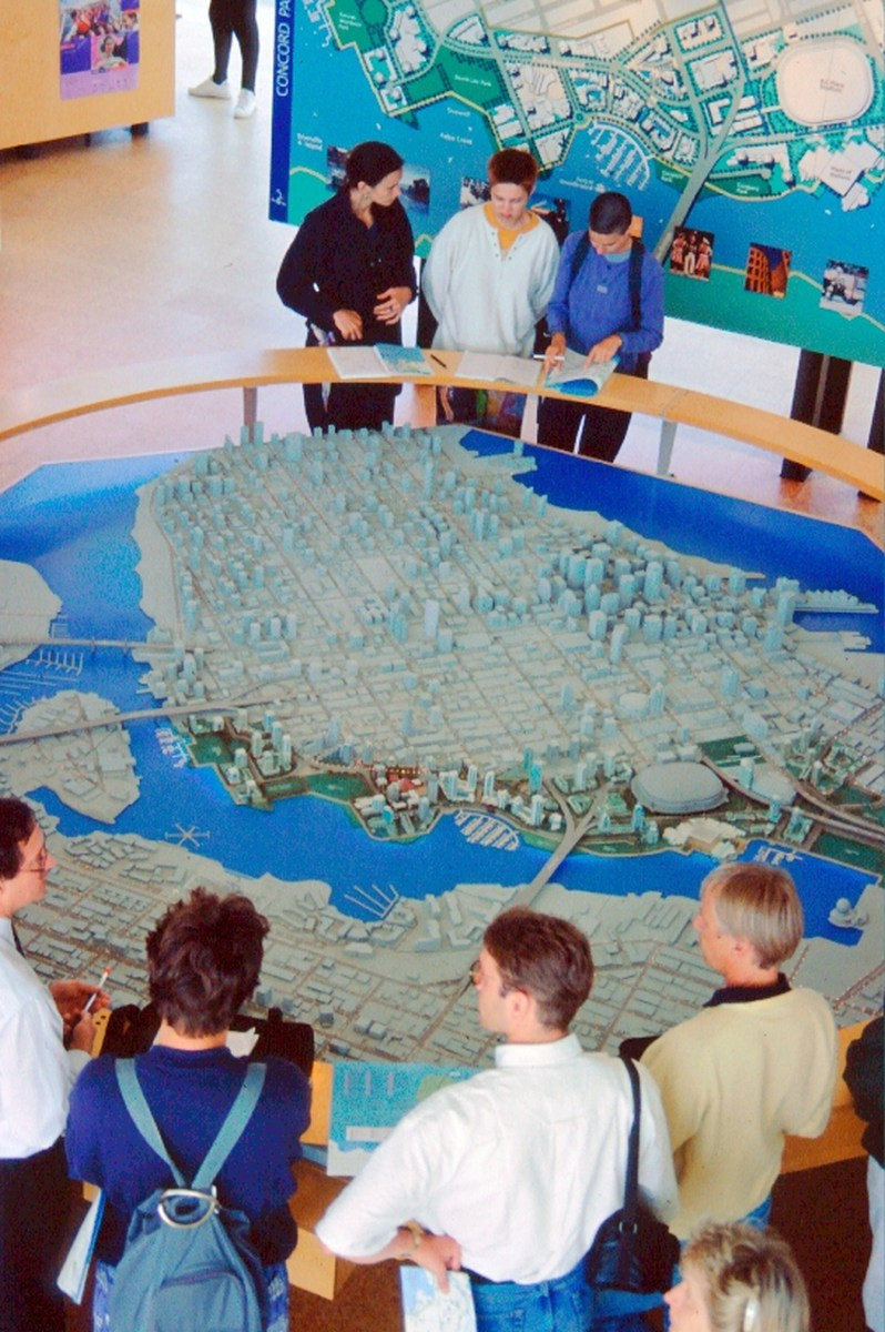 Centre d’urbanisme dans le Concord Pacific Place. Photo © André M. Winter
