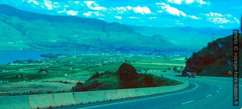 Highway 3 et le Skaha Lake. Photo © André M. Winter