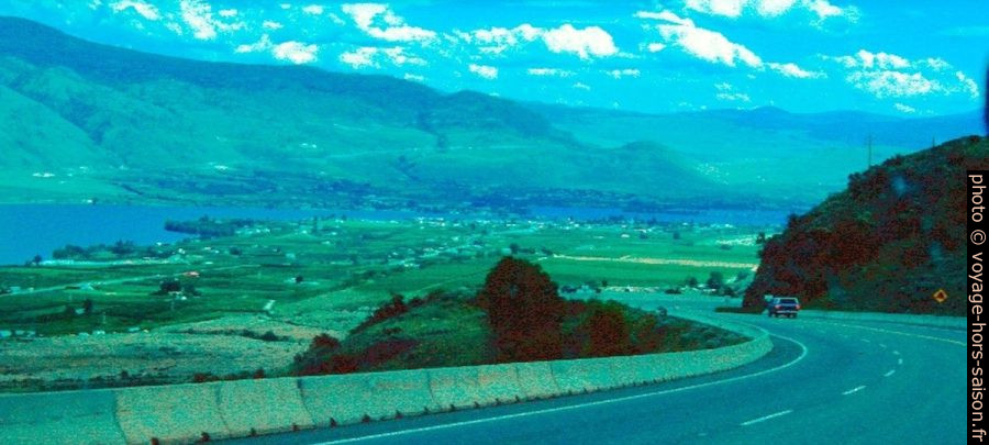 Highway 3 et le Skaha Lake. Photo © André M. Winter