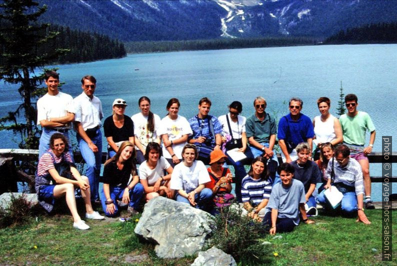 Notre groupe devant l'Emerald Lake. Photo © André M. Winter