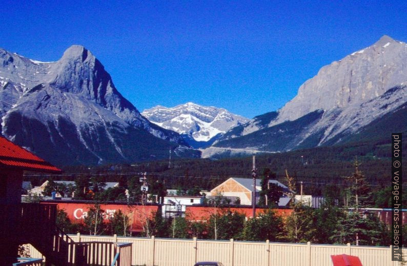 Montagnes au nord de Canmore. Photo © André M. Winter