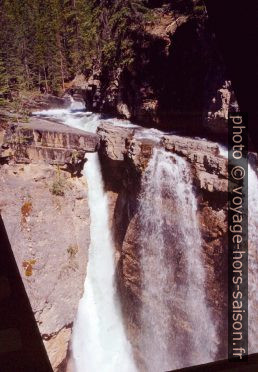 Upper Falls du Johnston Canyon. Photo © André M. Winter