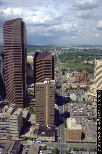 Petro Canada Buildings. Photo © André M. Winter