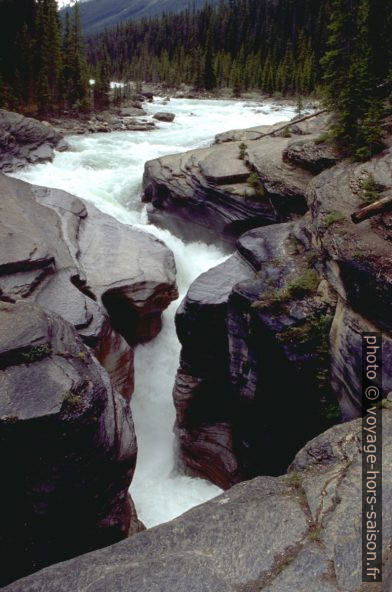 Mistaya River Fall. Photo © André M. Winter