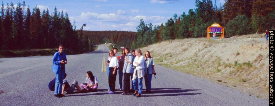 Pause sur la route entre British Columbia et le Yukon. Photo © André M. Winter