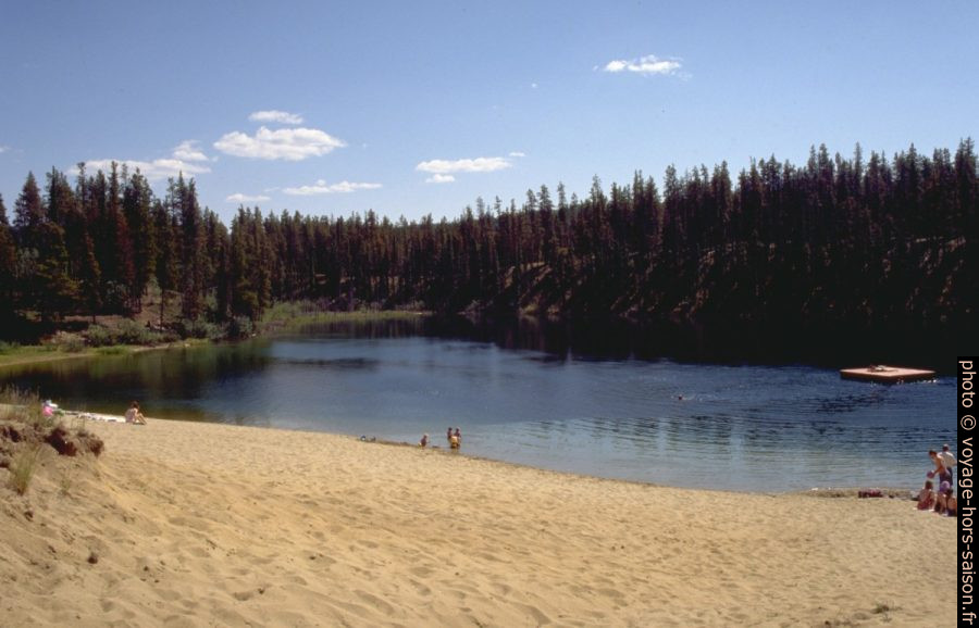 Jour de baignade am Lucky Lake au Yukon. Photo © André M. Winter