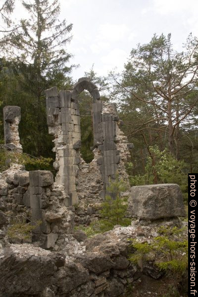 Chapelle de la ruine Sigmundsburg sur l'île du la Fernsteinsee. Photo © Alex Medwedeff