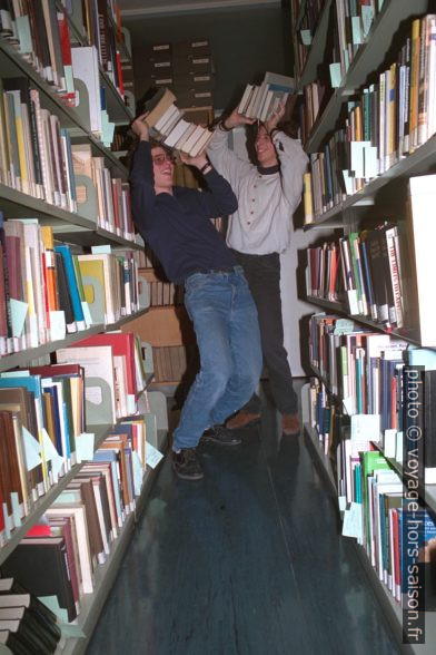 André et Georg dans la Bibliothèque. Photo © Andreas Neumann