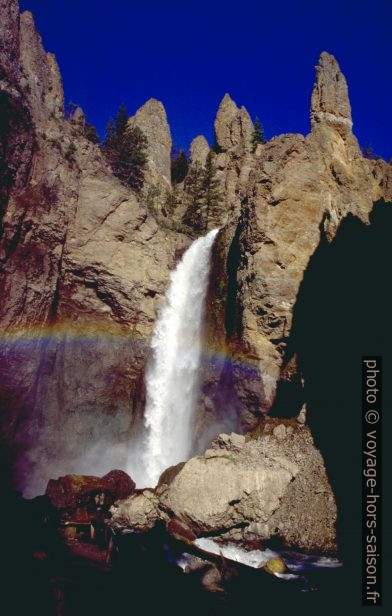 Au pied de la cascade Tower Fall. Photo © André M. Winter