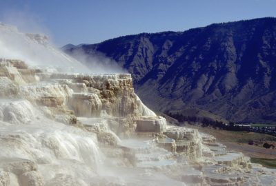 White Elephant Back Terrace des Mammoth Hot Springs. Photo © André M. Winter