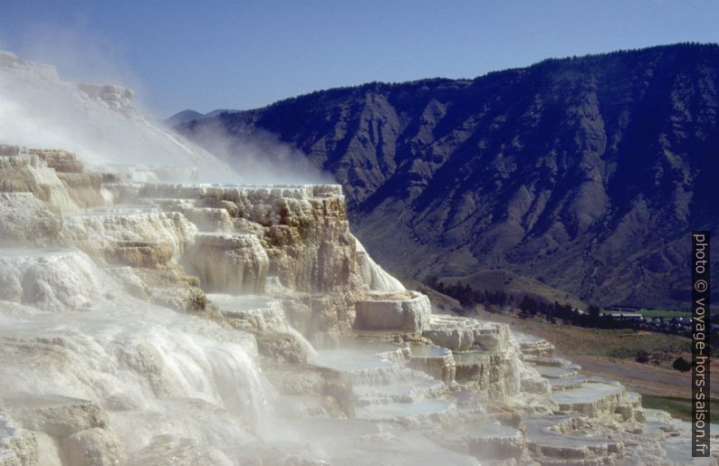 White Elephant Back Terrace des Mammoth Hot Springs. Photo © André M. Winter