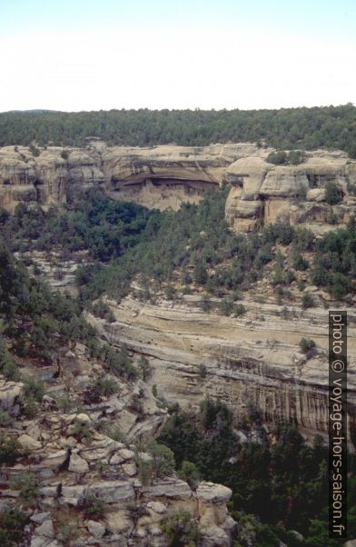 Le Cliff Palace dans ses gorges. Photo © André M. Winter