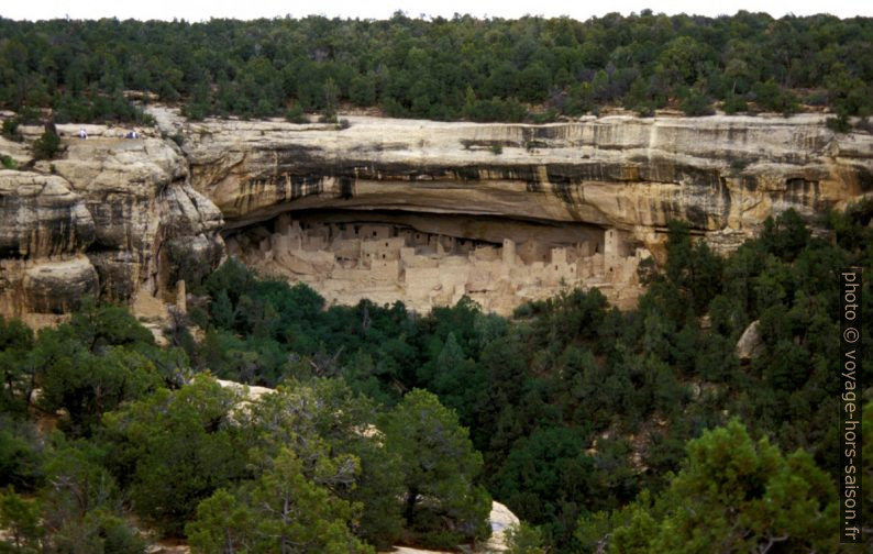 Vue d'ensemble du Cliff Palace de Mesa Verde. Photo © André M. Winter