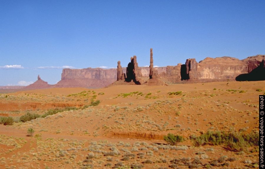 Totem Pole et Yei Bi Chei dans le Monument Valley. Photo © André M. Winter