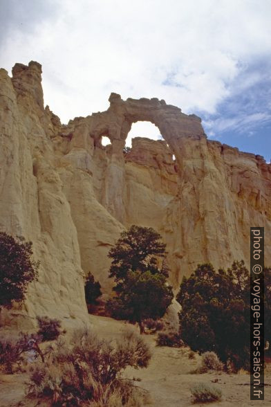 Le Grosvenor Arch dans le Cotton Wood Canyon. Photo © André M. Winter