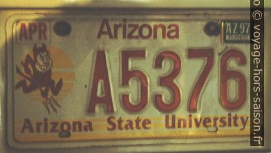 Plaque de l'Arizona State University. Photo © André M. Winter