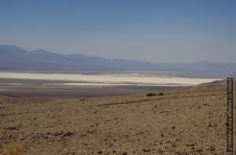 Vue sur les lacs de sels secs du Death Valley. Photo © André M. Winter