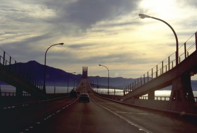 Sur le pont Richmond Toll Bridge. Photo © André M. Winter