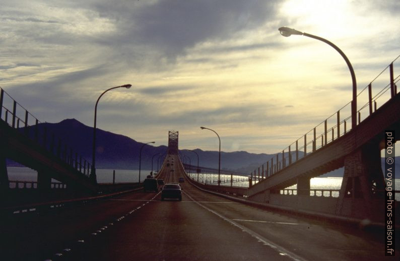 Sur le pont Richmond Toll Bridge. Photo © André M. Winter