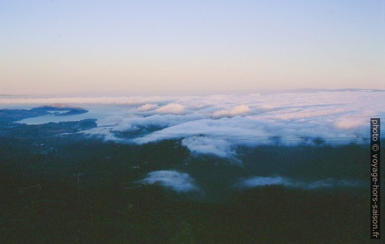 Vue sur San Francisco sous les nuages. Photo © André M. Winter