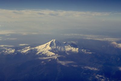 Le Mount Baker, 3285 m, vu de l'avion. Photo © André M. Winter