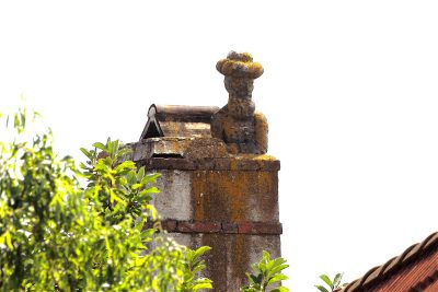 La figure du turc de Purbach sur la cheminée. Photo CCSA4 Wikimédia Loimo