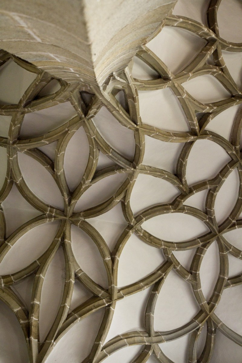 Nervures de voûtes curvilignes de la Marienkirche à Königswiesen. Photo © Alex Medwedeff