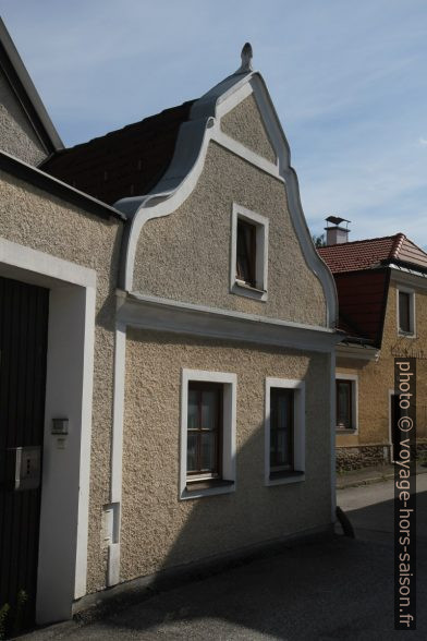 Kleines altes Haus in Zwettl. Photo © Alex Medwedeff