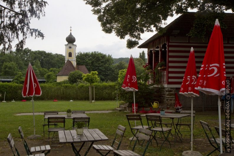 Café du bain fluvial Plank am Kamp. Photo © Alex Medwedeff