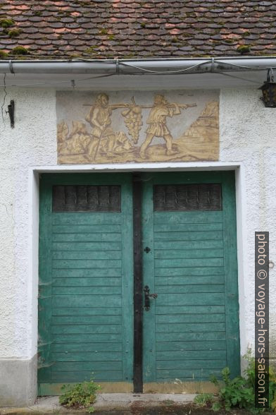 Porte d'une maison à presse de l'Eichberger Kellergasse. Photo © Alex Medwedeff