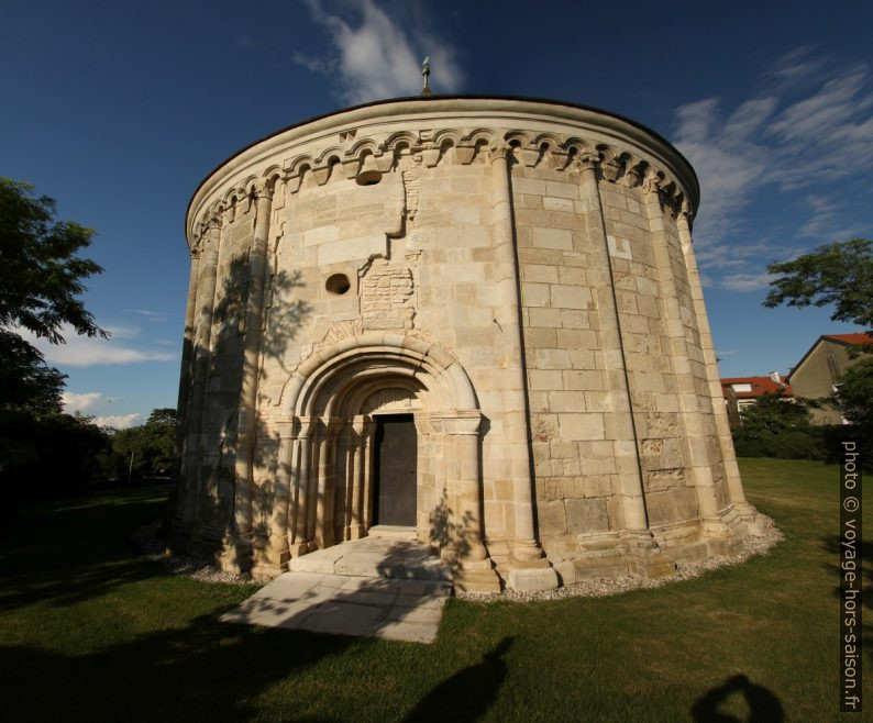 Chapelle romane ronde Jean le Baptiste à Petronell. Photo © André M. Winter