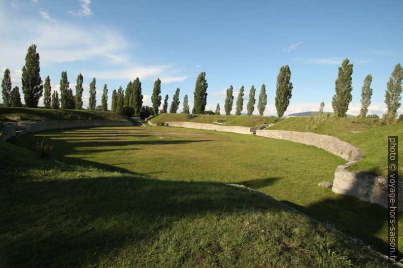 Amphithéâtre romain civil de Carnuntum. Photo © André M. Winter