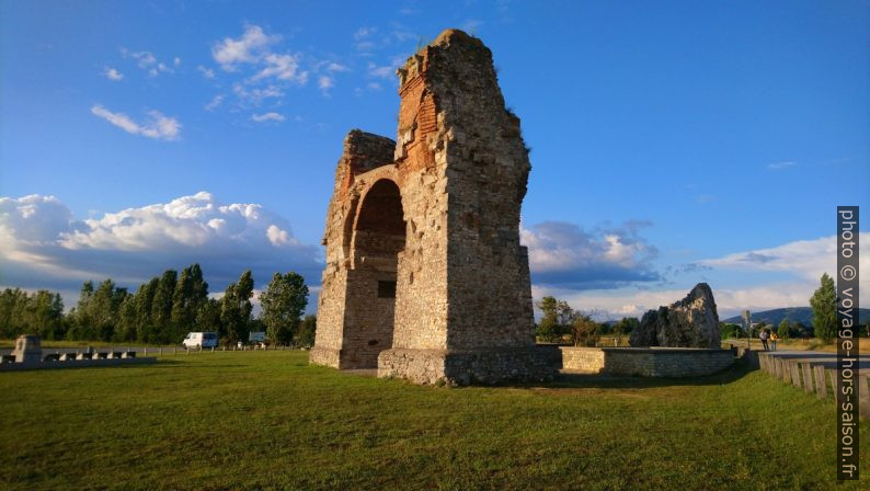 La Porte des païens à Carnuntum. Photo © André M. Winter