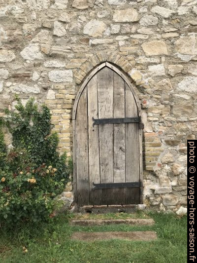Porte dans les fortification de la ville de Hainburg. Photo © Alex Medwedeff