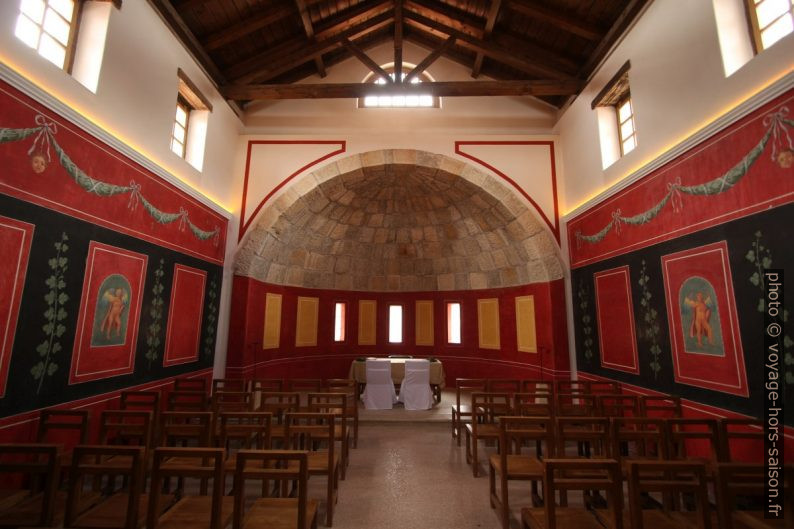 La salle principale de la Villa Urbana avec abside. Photo © André M. Winter