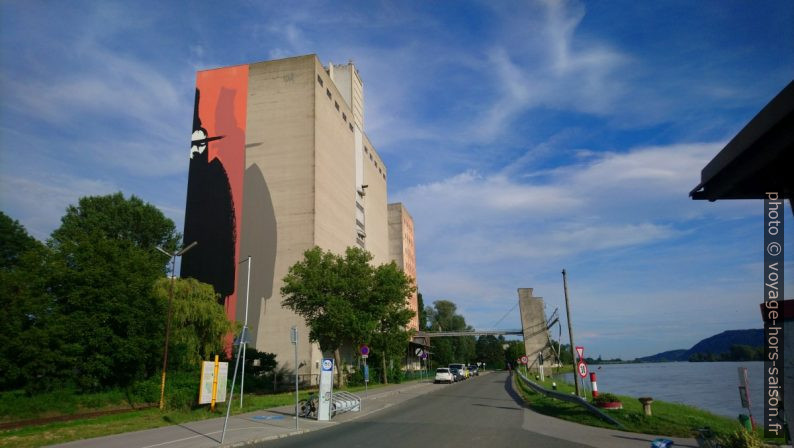 Silos à grains de Korneuburg. Photo © André M. Winter