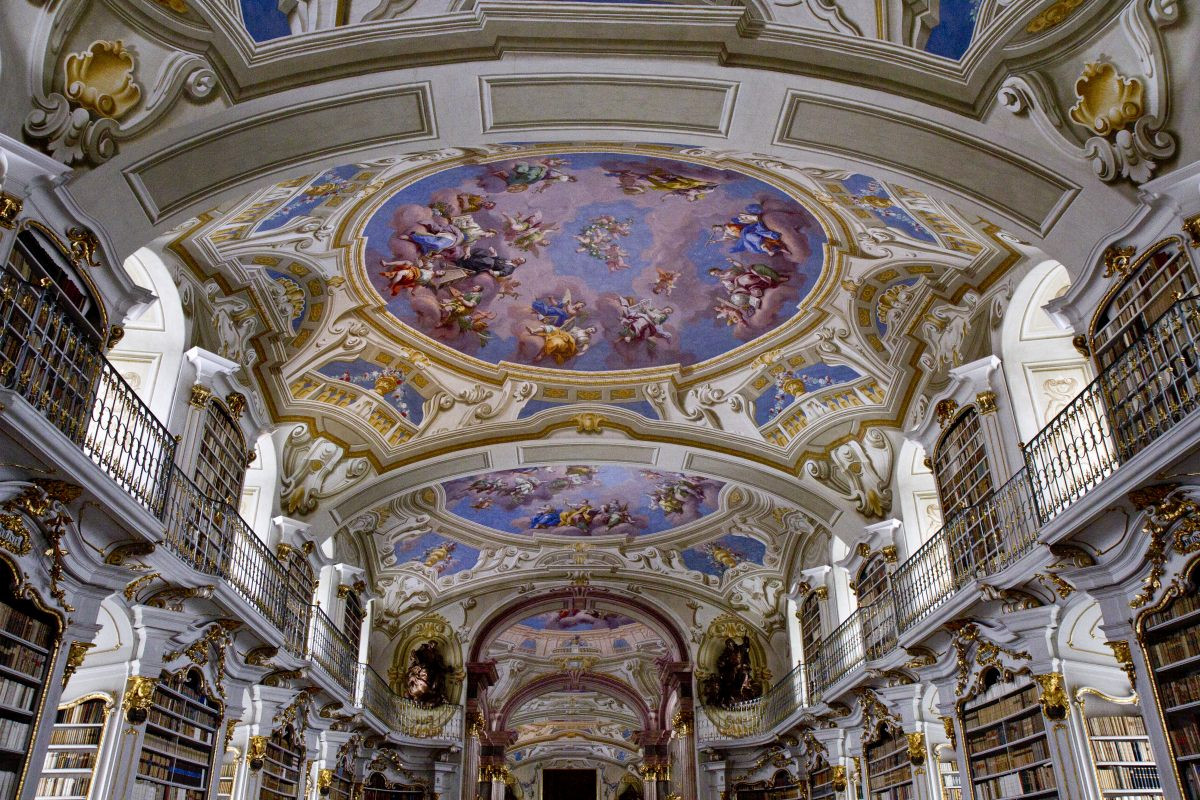 Fresques du plafond de la bibliothèque d'Admont. Photo © Alex Medwedeff